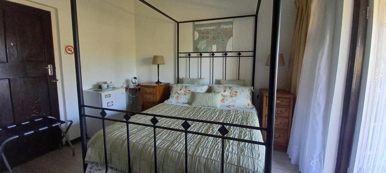 Beit Shalom Before Known As Best Little Guesthouse Oudtshoorn Kültér fotó