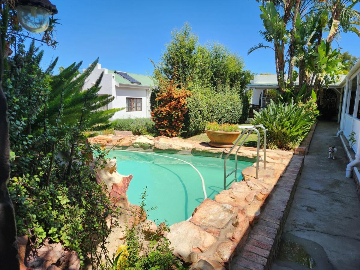 Beit Shalom Before Known As Best Little Guesthouse Oudtshoorn Kültér fotó