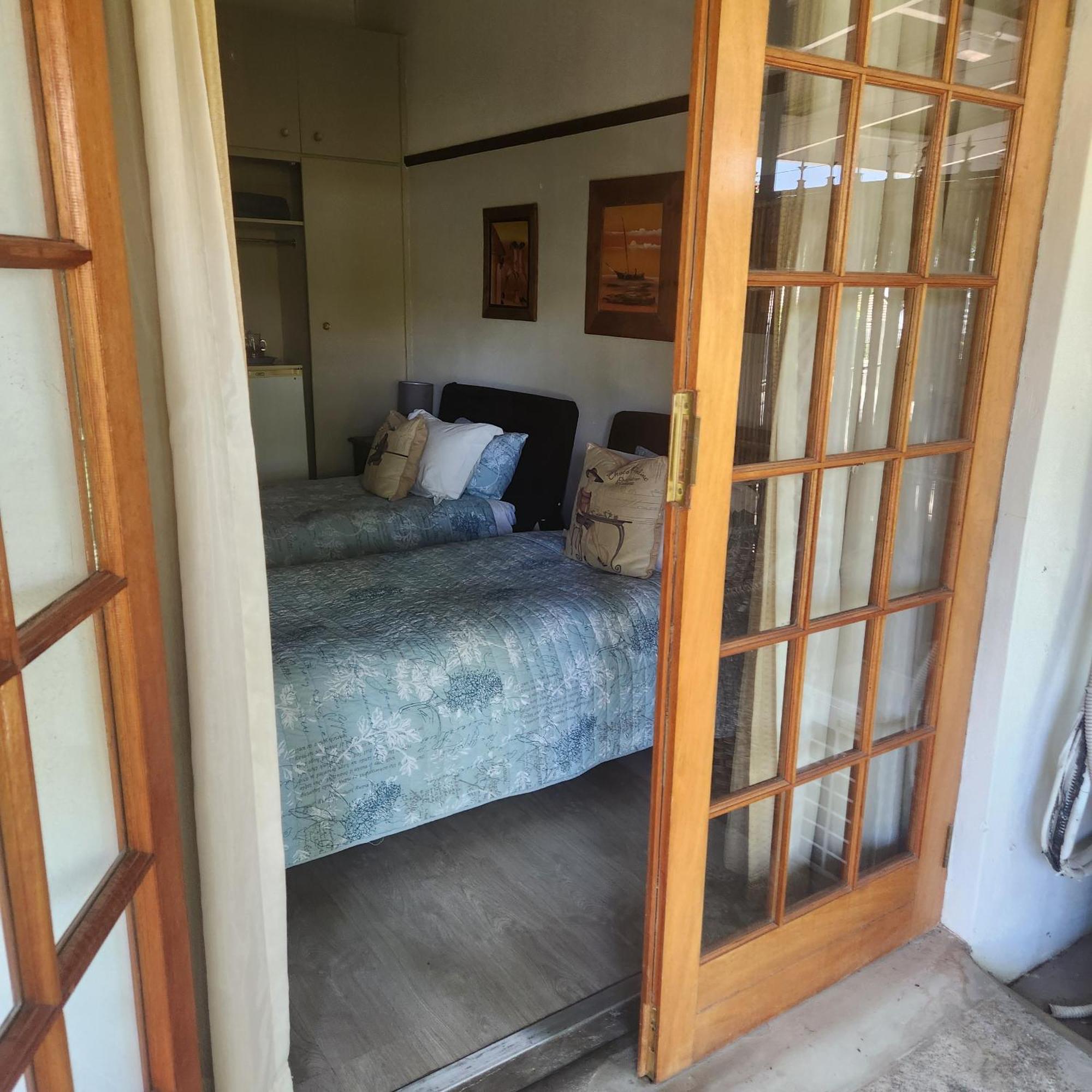 Beit Shalom Before Known As Best Little Guesthouse Oudtshoorn Kültér fotó