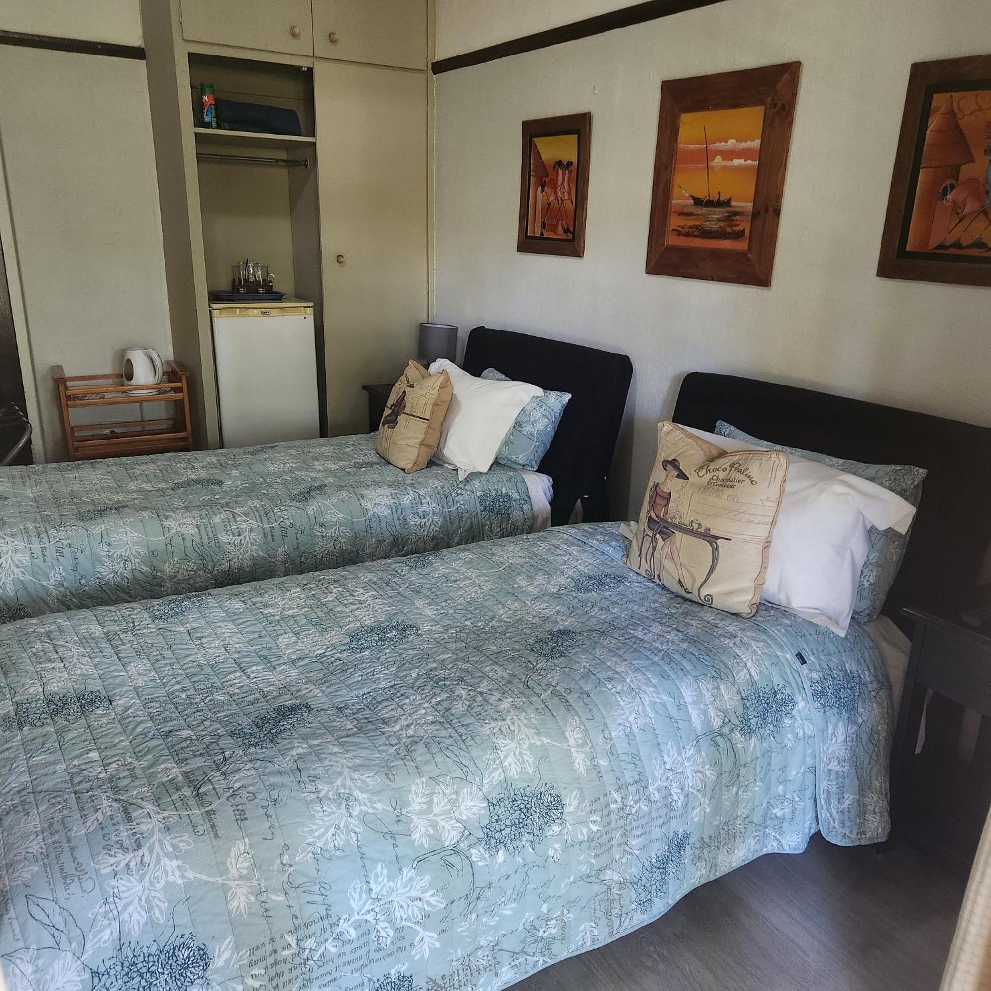 Beit Shalom Before Known As Best Little Guesthouse Oudtshoorn Kültér fotó